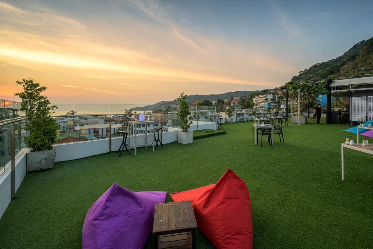 泽希纳水疗度假村【SHA Extra Plus】 Patong 外观 照片 Rooftop bar at the hotel