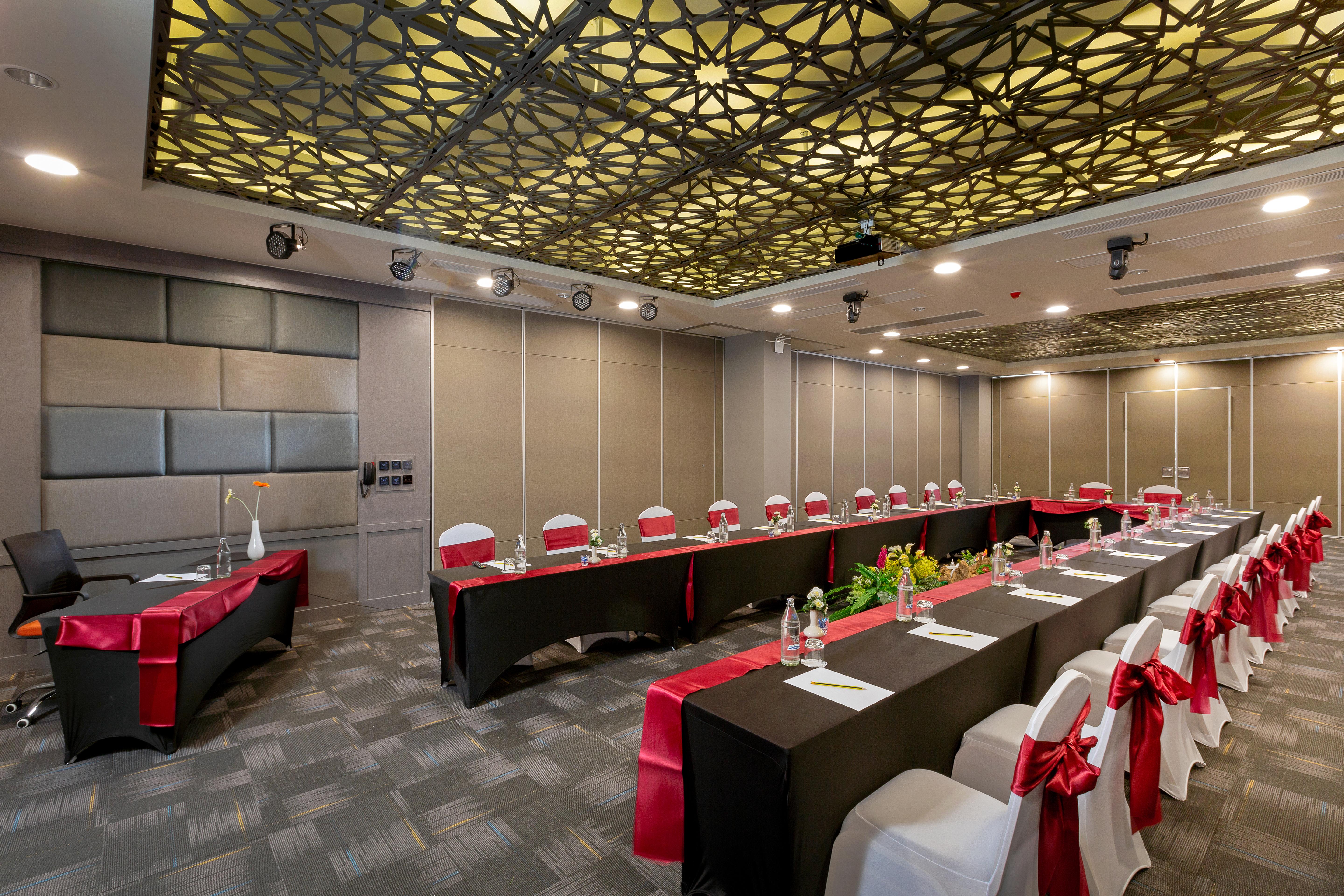 泽希纳水疗度假村【SHA Extra Plus】 Patong 外观 照片 Meeting room
